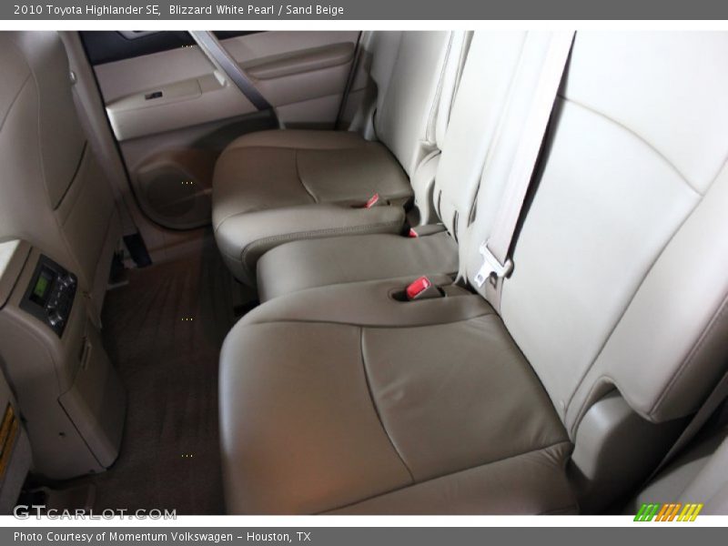Blizzard White Pearl / Sand Beige 2010 Toyota Highlander SE