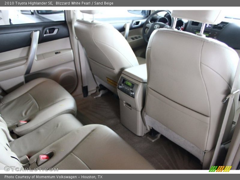 Blizzard White Pearl / Sand Beige 2010 Toyota Highlander SE