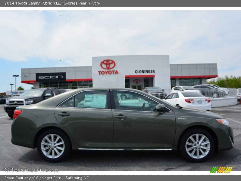 Cypress Pearl / Ivory 2014 Toyota Camry Hybrid XLE