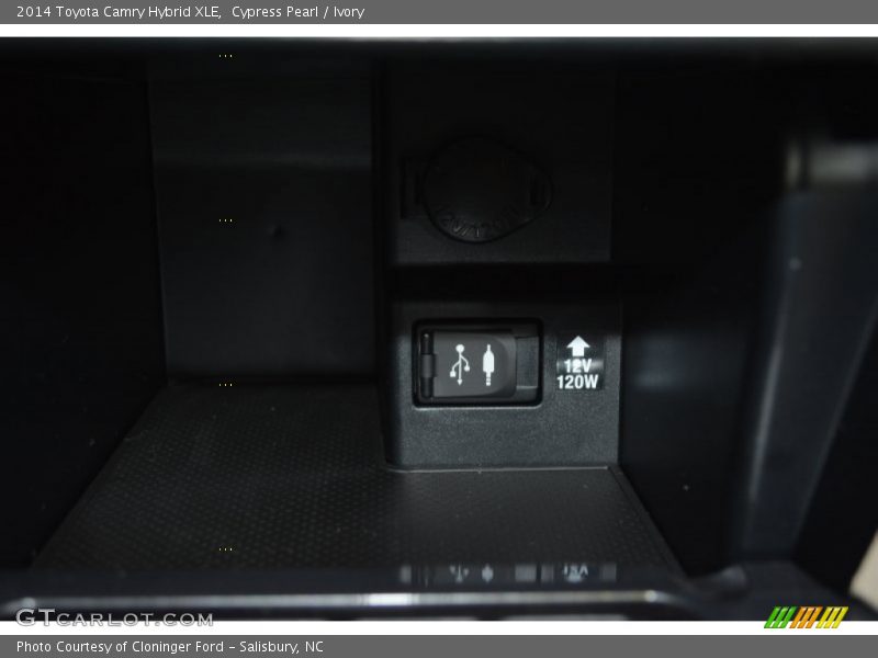 Cypress Pearl / Ivory 2014 Toyota Camry Hybrid XLE