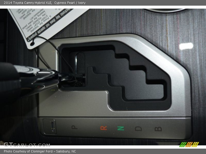 Cypress Pearl / Ivory 2014 Toyota Camry Hybrid XLE