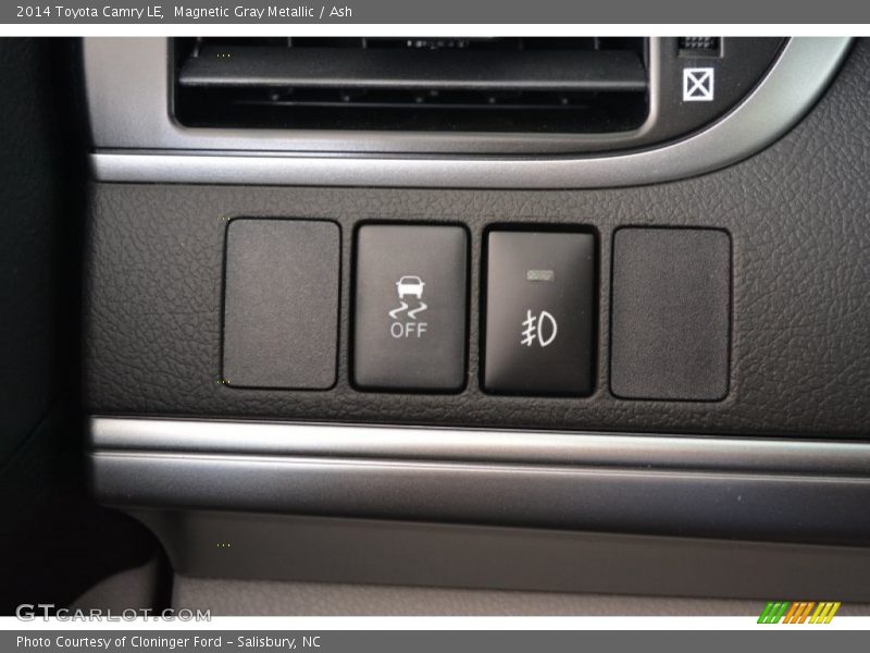 Magnetic Gray Metallic / Ash 2014 Toyota Camry LE