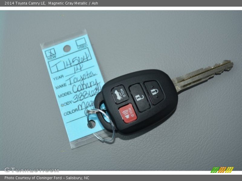 Magnetic Gray Metallic / Ash 2014 Toyota Camry LE