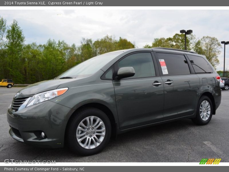 Cypress Green Pearl / Light Gray 2014 Toyota Sienna XLE