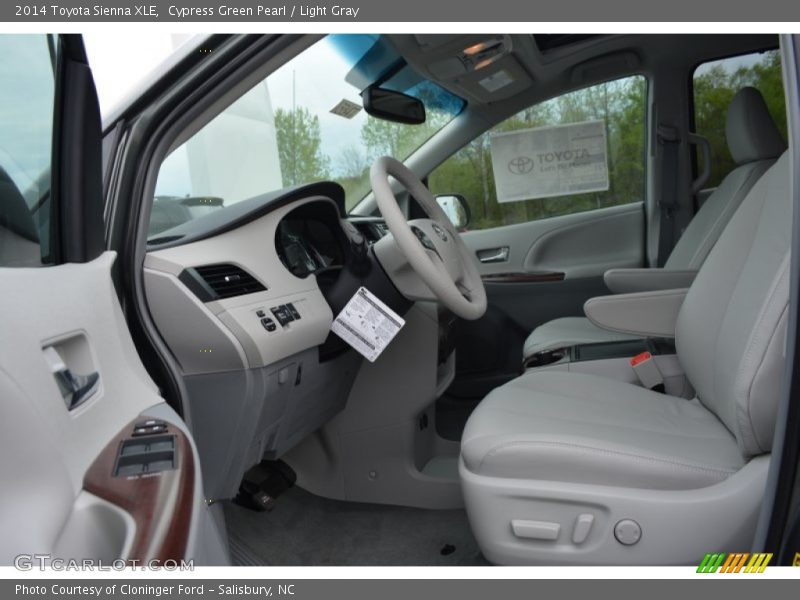 Cypress Green Pearl / Light Gray 2014 Toyota Sienna XLE