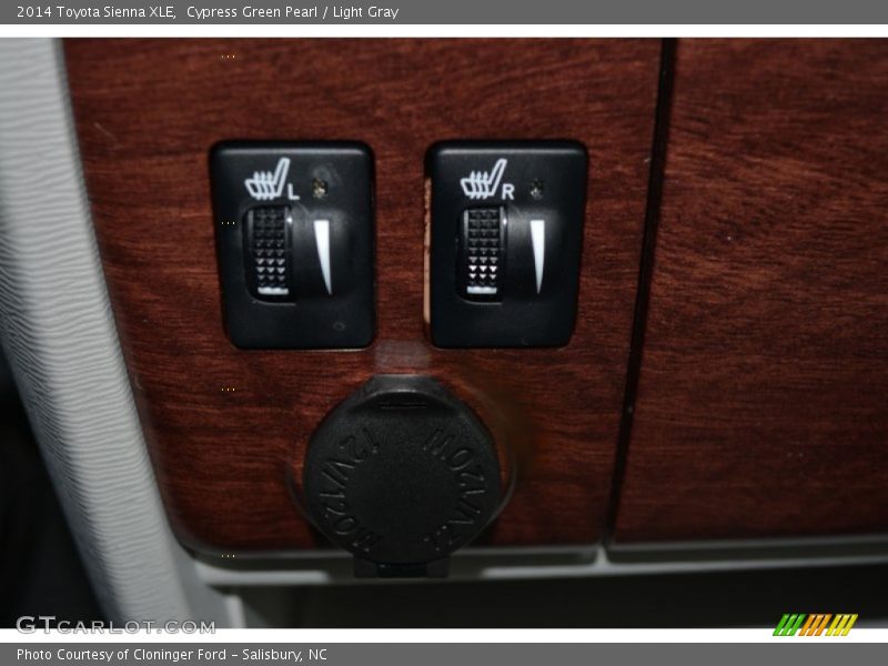 Cypress Green Pearl / Light Gray 2014 Toyota Sienna XLE