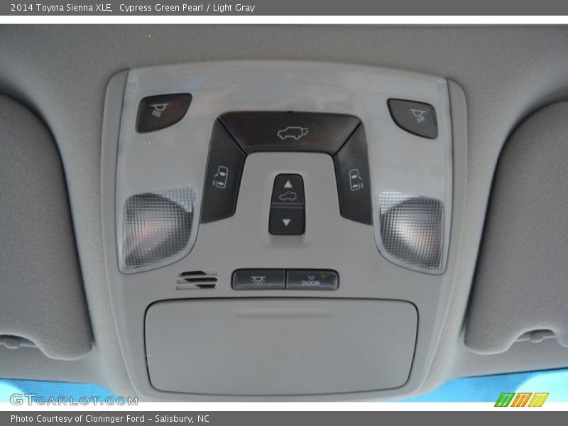 Cypress Green Pearl / Light Gray 2014 Toyota Sienna XLE