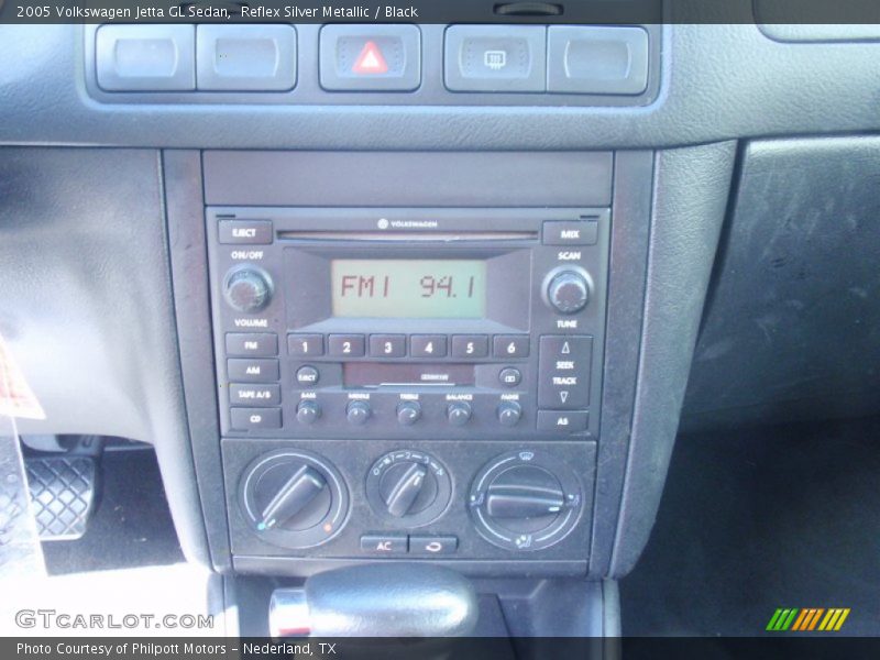 Reflex Silver Metallic / Black 2005 Volkswagen Jetta GL Sedan