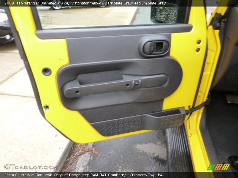 Detonator Yellow / Dark Slate Gray/Medium Slate Gray 2009 Jeep Wrangler Unlimited X 4x4