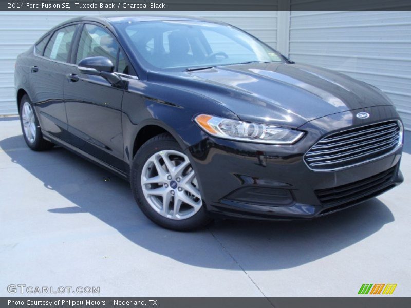 Tuxedo Black / Charcoal Black 2014 Ford Fusion SE
