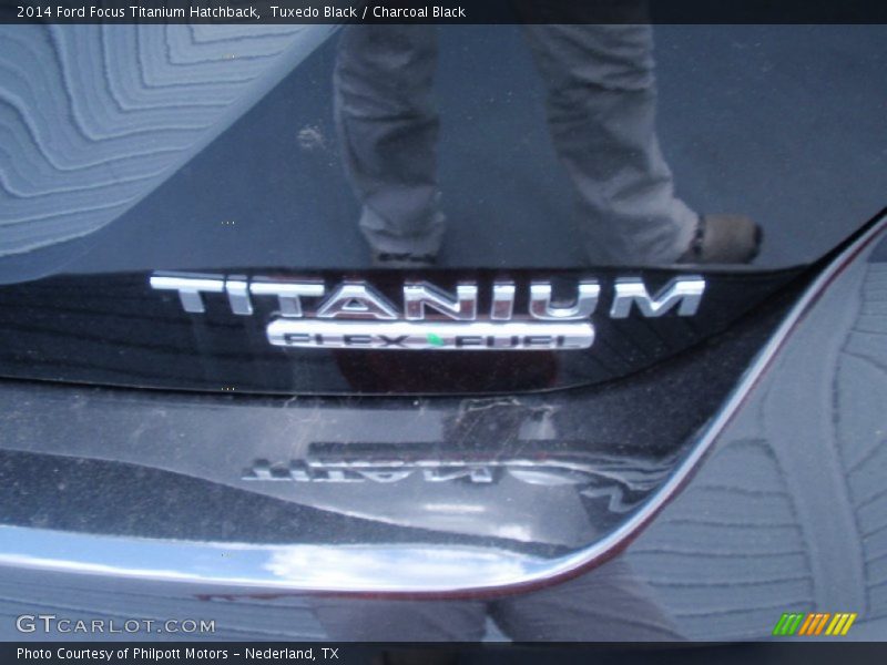 Tuxedo Black / Charcoal Black 2014 Ford Focus Titanium Hatchback