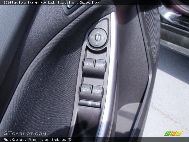Tuxedo Black / Charcoal Black 2014 Ford Focus Titanium Hatchback