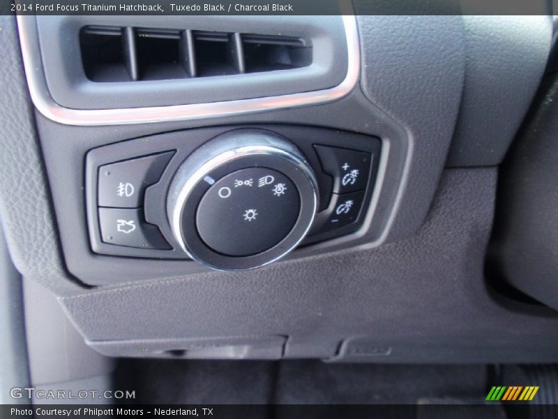Tuxedo Black / Charcoal Black 2014 Ford Focus Titanium Hatchback