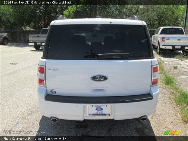 Oxford White / Charcoal Black 2014 Ford Flex SE