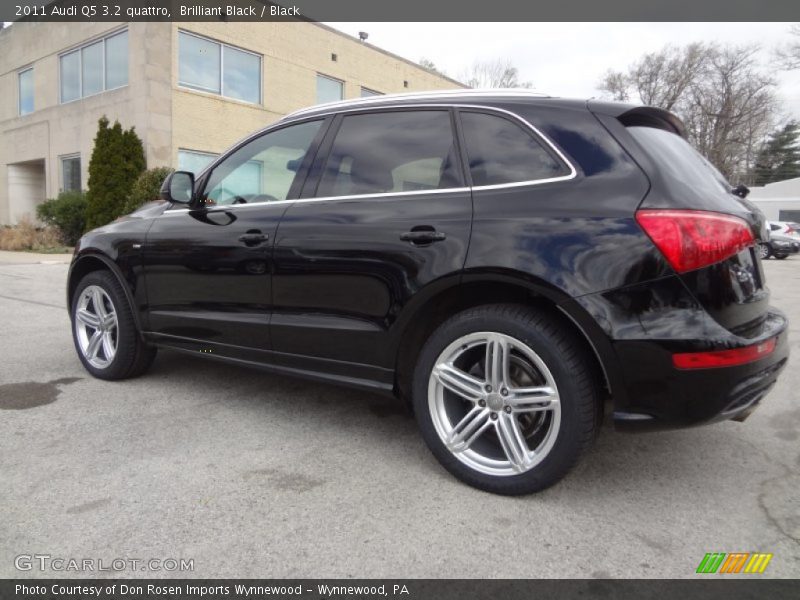 Brilliant Black / Black 2011 Audi Q5 3.2 quattro