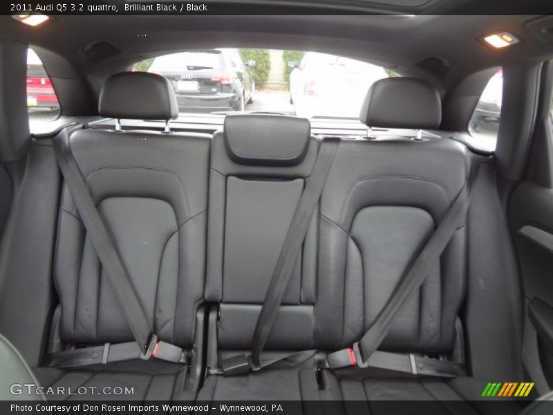 Brilliant Black / Black 2011 Audi Q5 3.2 quattro