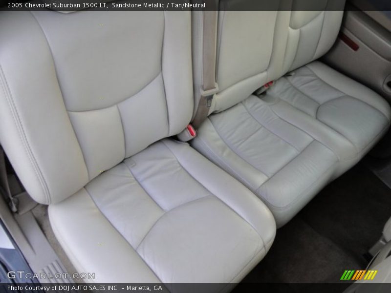 Sandstone Metallic / Tan/Neutral 2005 Chevrolet Suburban 1500 LT