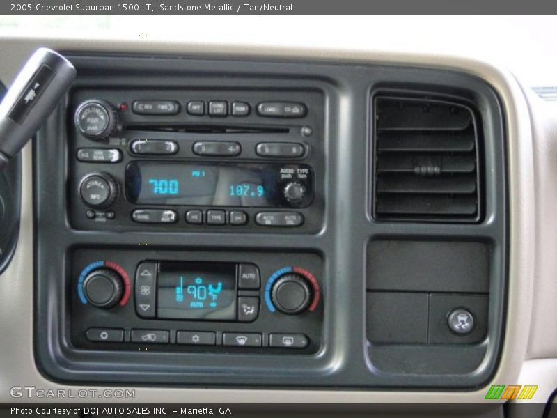 Sandstone Metallic / Tan/Neutral 2005 Chevrolet Suburban 1500 LT