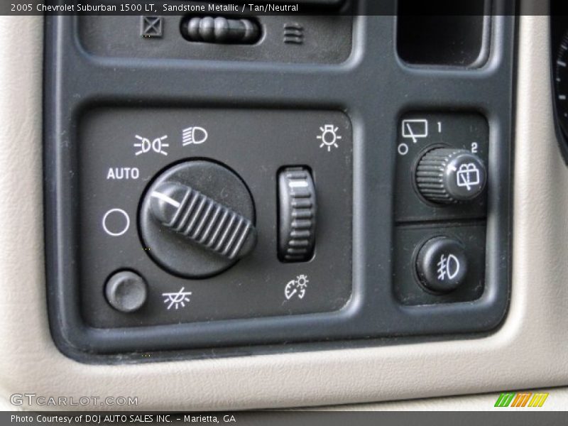 Sandstone Metallic / Tan/Neutral 2005 Chevrolet Suburban 1500 LT
