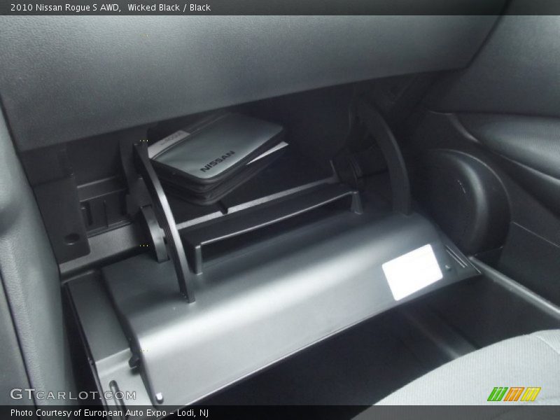 Wicked Black / Black 2010 Nissan Rogue S AWD
