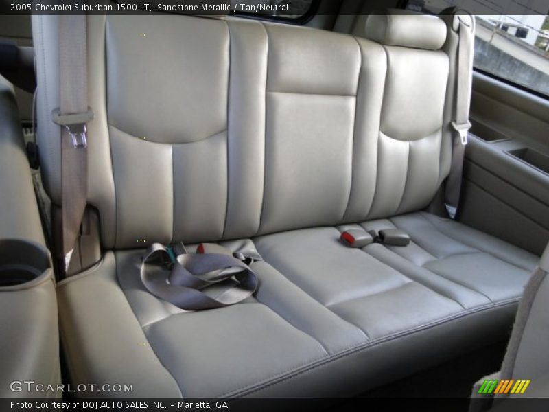 Sandstone Metallic / Tan/Neutral 2005 Chevrolet Suburban 1500 LT