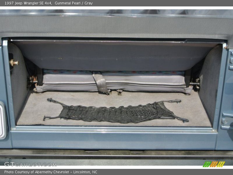  1997 Wrangler SE 4x4 Trunk