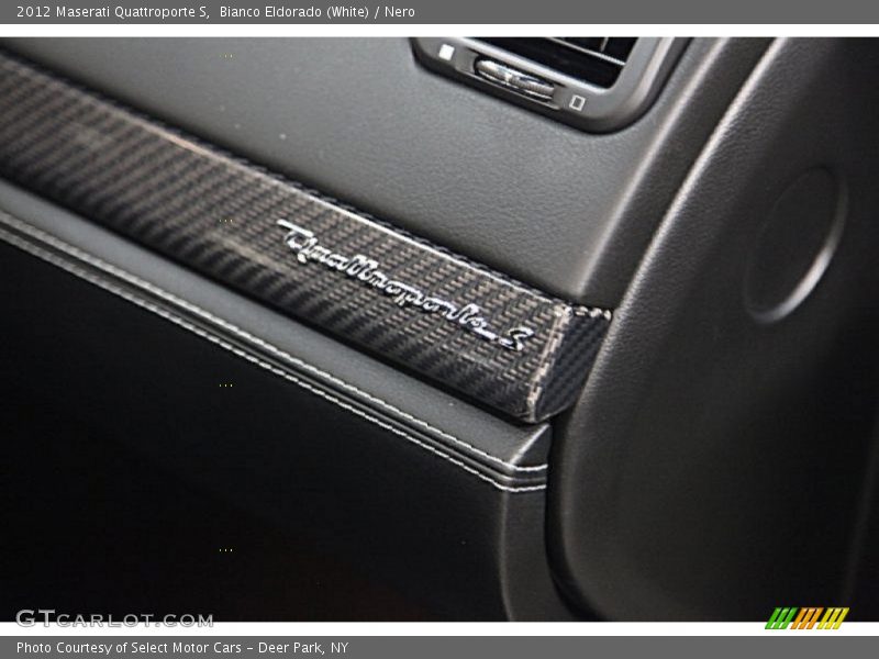 Bianco Eldorado (White) / Nero 2012 Maserati Quattroporte S
