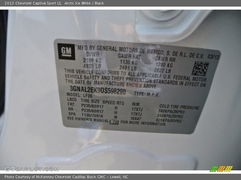 Arctic Ice White / Black 2013 Chevrolet Captiva Sport LS