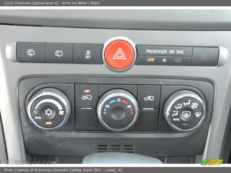 Arctic Ice White / Black 2013 Chevrolet Captiva Sport LS
