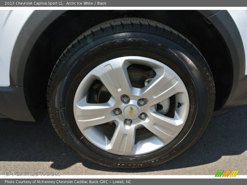 Arctic Ice White / Black 2013 Chevrolet Captiva Sport LS