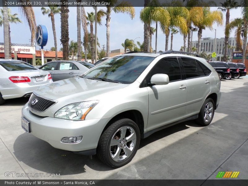 Front 3/4 View of 2004 RX 330