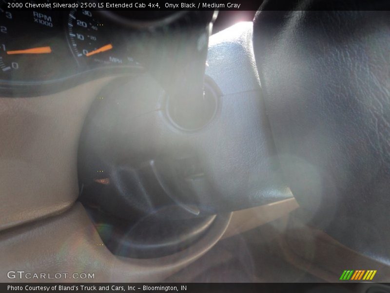 Onyx Black / Medium Gray 2000 Chevrolet Silverado 2500 LS Extended Cab 4x4