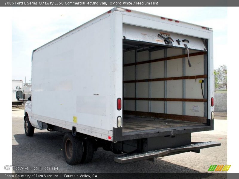 Oxford White / Medium Flint 2006 Ford E Series Cutaway E350 Commercial Moving Van