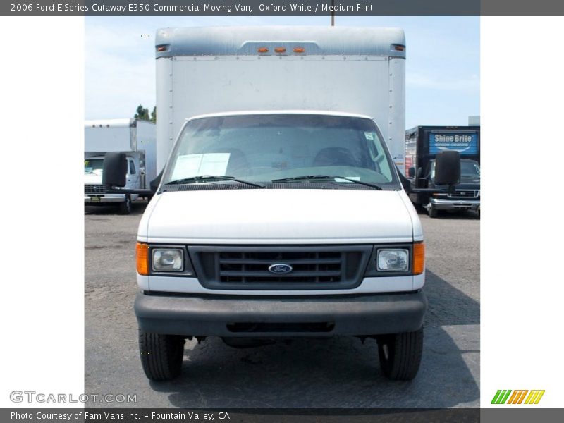Oxford White / Medium Flint 2006 Ford E Series Cutaway E350 Commercial Moving Van