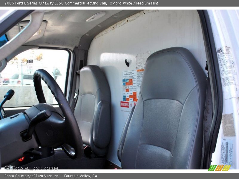 Oxford White / Medium Flint 2006 Ford E Series Cutaway E350 Commercial Moving Van