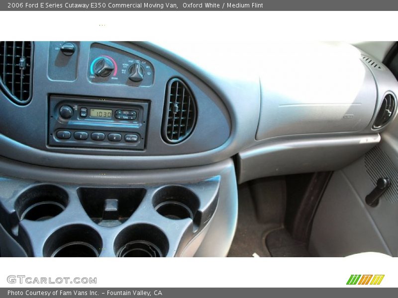 Oxford White / Medium Flint 2006 Ford E Series Cutaway E350 Commercial Moving Van