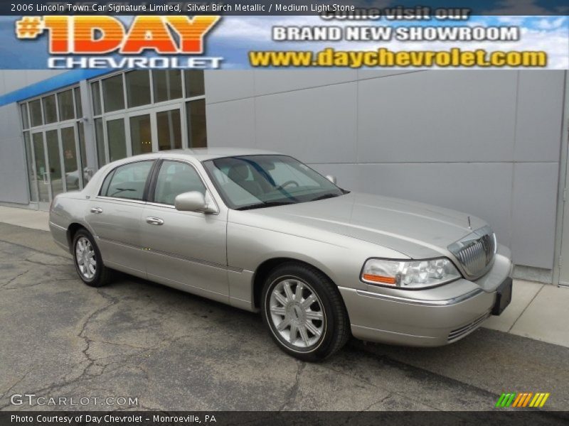 Silver Birch Metallic / Medium Light Stone 2006 Lincoln Town Car Signature Limited