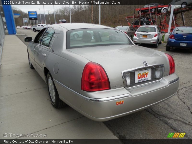 Silver Birch Metallic / Medium Light Stone 2006 Lincoln Town Car Signature Limited