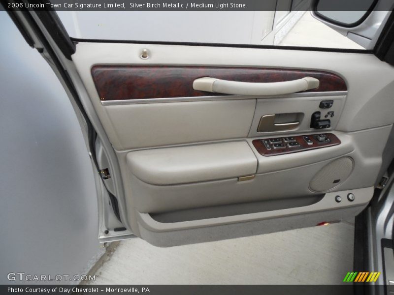 Silver Birch Metallic / Medium Light Stone 2006 Lincoln Town Car Signature Limited