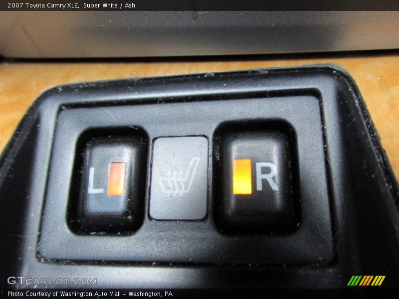 Super White / Ash 2007 Toyota Camry XLE