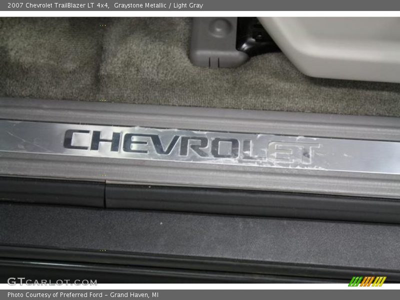 Graystone Metallic / Light Gray 2007 Chevrolet TrailBlazer LT 4x4