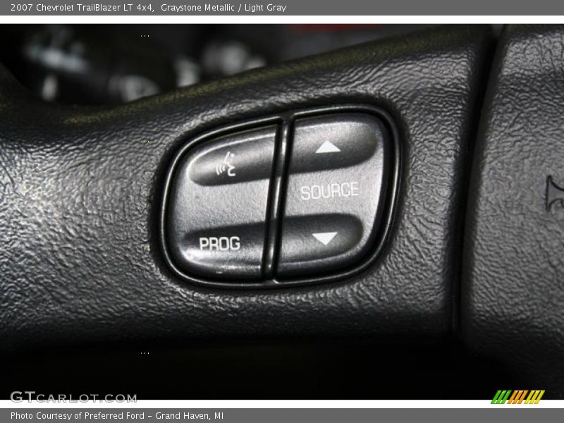 Graystone Metallic / Light Gray 2007 Chevrolet TrailBlazer LT 4x4
