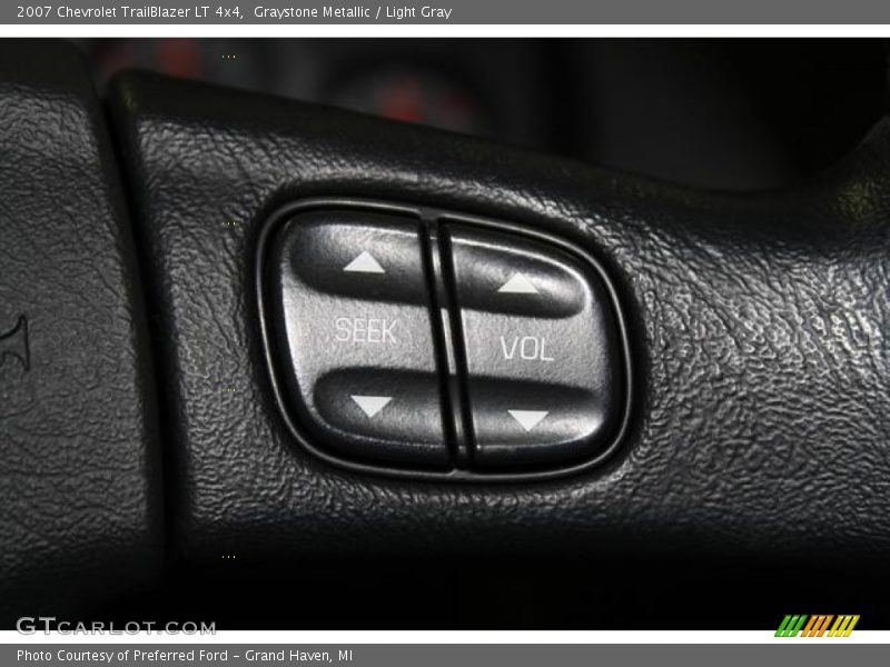 Graystone Metallic / Light Gray 2007 Chevrolet TrailBlazer LT 4x4