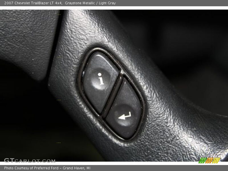 Graystone Metallic / Light Gray 2007 Chevrolet TrailBlazer LT 4x4