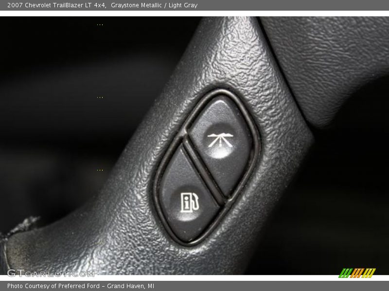 Graystone Metallic / Light Gray 2007 Chevrolet TrailBlazer LT 4x4