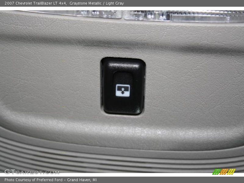 Graystone Metallic / Light Gray 2007 Chevrolet TrailBlazer LT 4x4