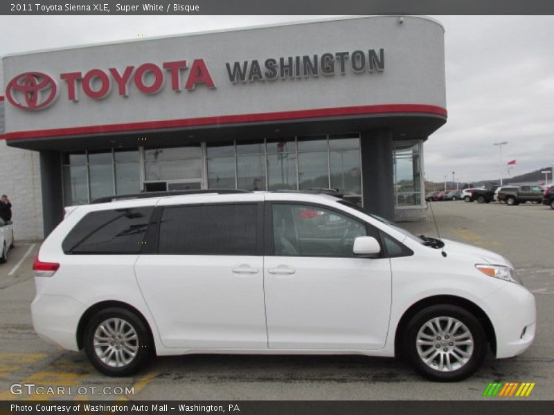 Super White / Bisque 2011 Toyota Sienna XLE