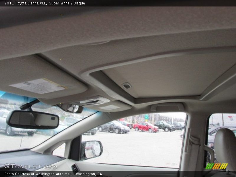 Super White / Bisque 2011 Toyota Sienna XLE