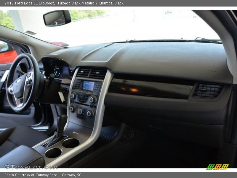 Tuxedo Black Metallic / Charcoal Black 2013 Ford Edge SE EcoBoost