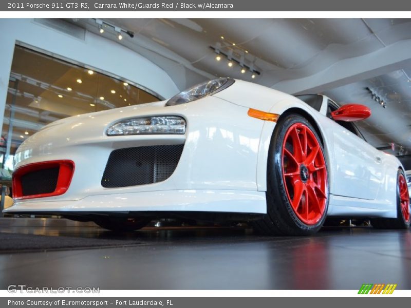 Carrara White/Guards Red / Black w/Alcantara 2011 Porsche 911 GT3 RS